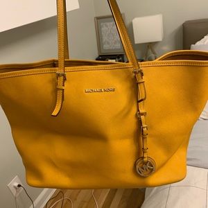 Michael Kors Tote